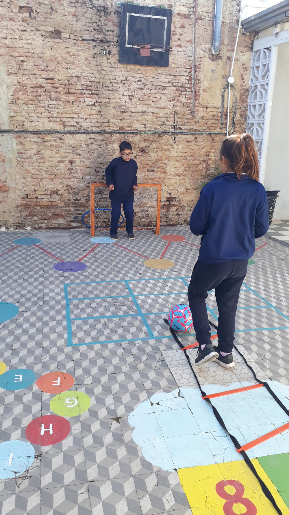 Actividad de psicomotricidad en el CET El Solar Uruguay